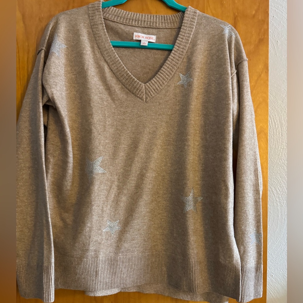 Knox Rose ladies size small tan light weight sweater with rhinestone stars